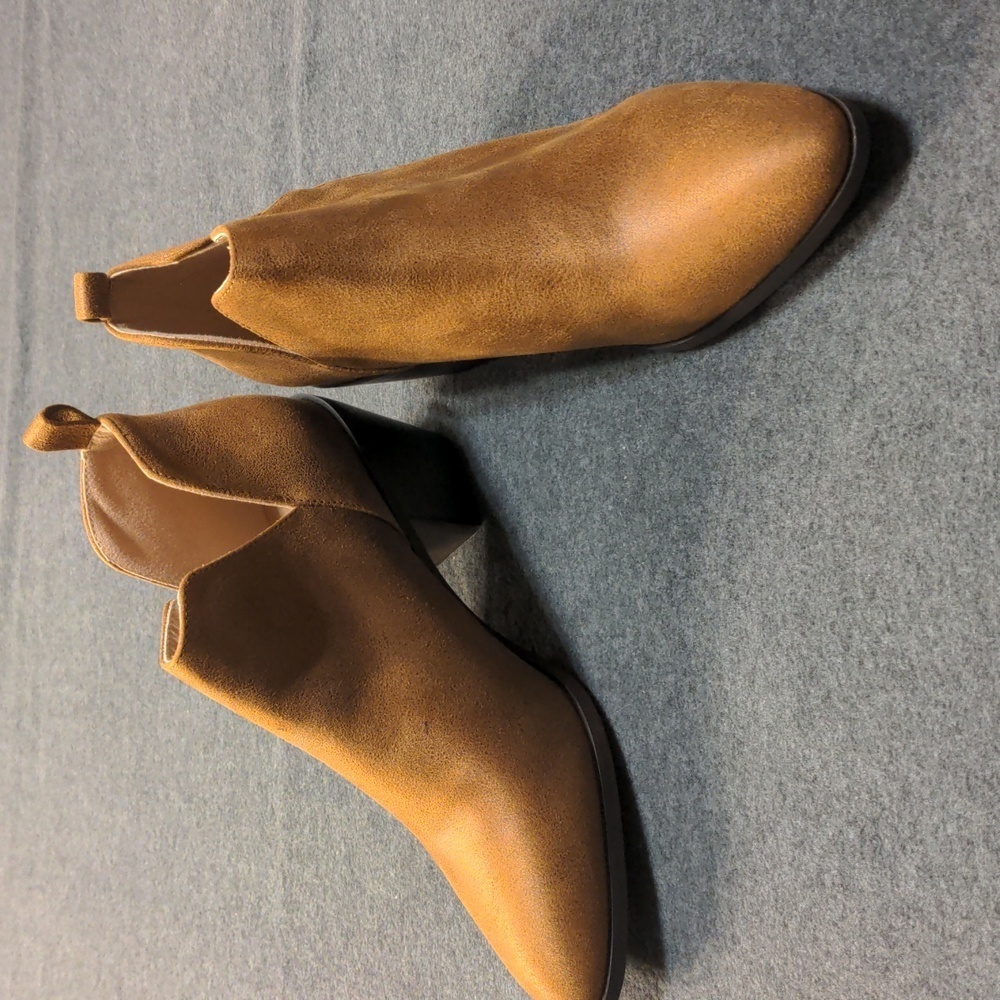 Journee Collection Lola Booties, Women's Size 7.5, Brown NEW